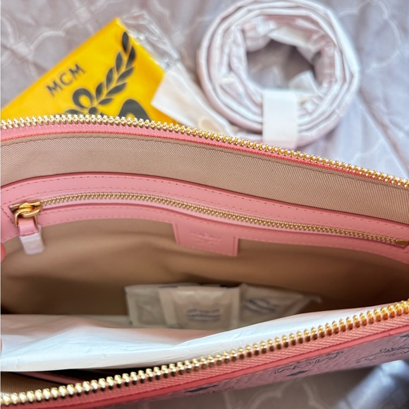 mcm shoulder bag - Picture 2 of 5